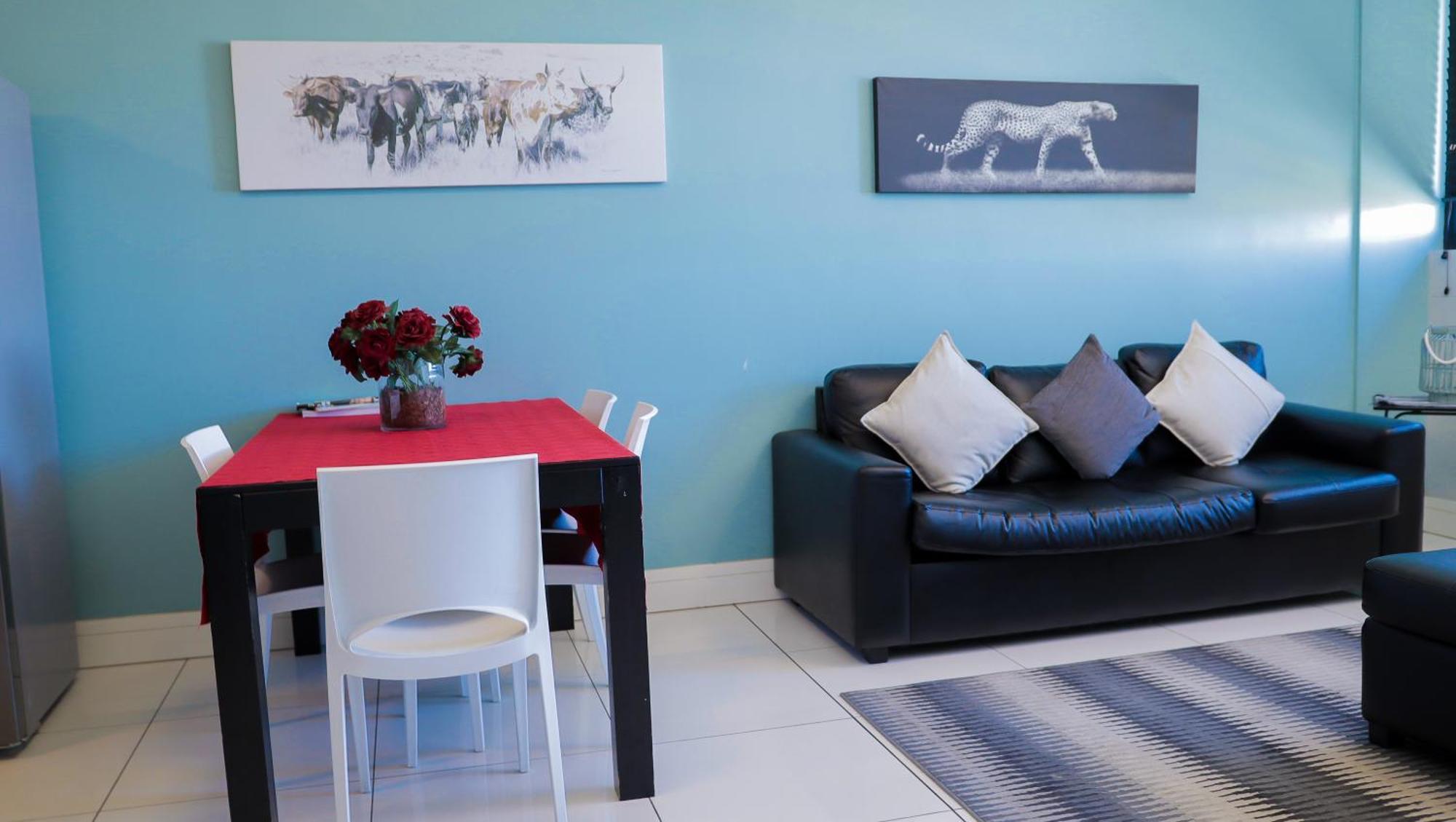 77 On Independence Apartments Windhoek Extérieur photo